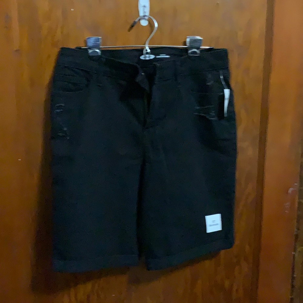 BERMUDA SHORTS